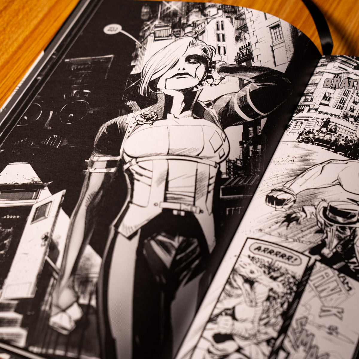 Batman: White Knight: Absolute Edition